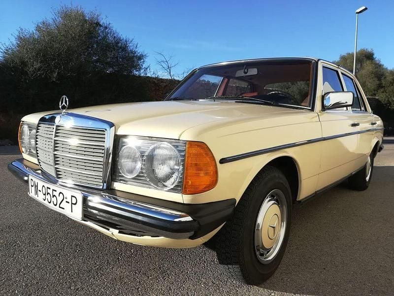 Gebraucht Mercedes 200 60 PS (44 kW) 1980 Beige Limousine