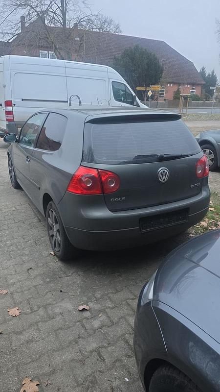 Gebraucht VW Golf V 105 PS (77 kW) 2004 Grau Kleinwagen