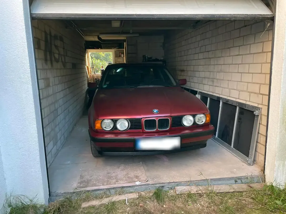 Gebraucht BMW 518 150 PS (110 kW) 1993 Rot Limousine