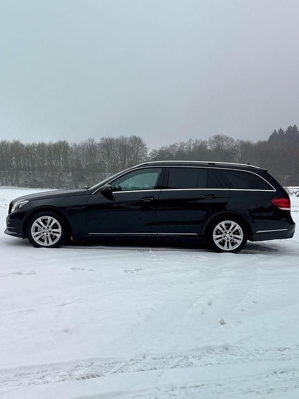 Gebraucht Mercedes E350 258 PS (189 kW) 2015 Schwarz Kombi