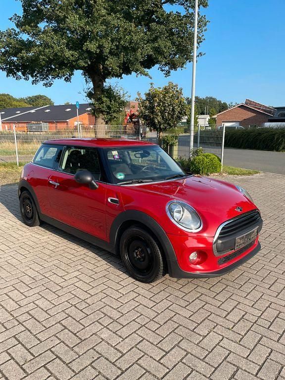 Rot Gebraucht 2016 Mini ONE Kleinwagen | 9.999 € (Teuer) - Bild 1/4