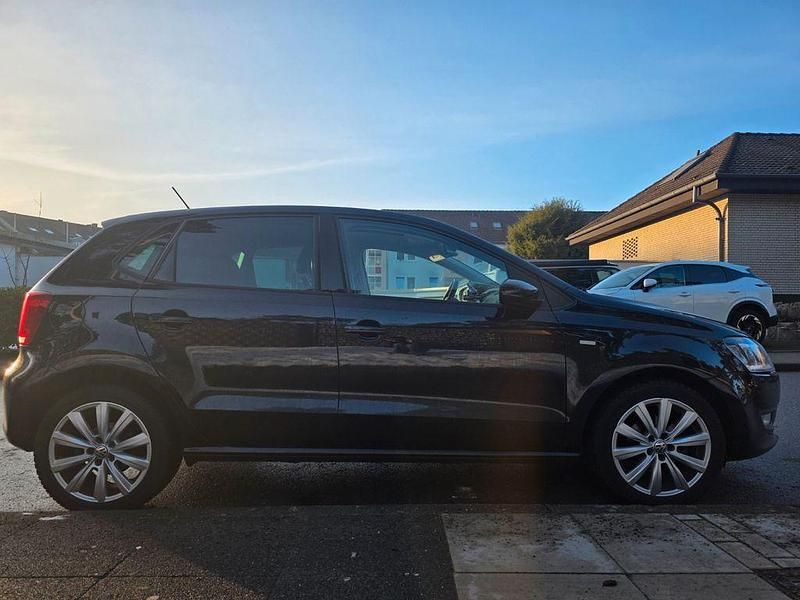Gebraucht VW Polo Highline 90 PS (66 kW) 2013 Schwarz Kleinwagen