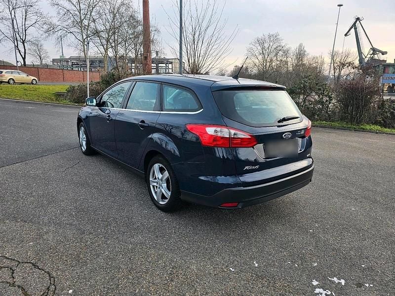 Gebraucht Ford Focus 119 PS (87 kW) 2012 Blau Kombi