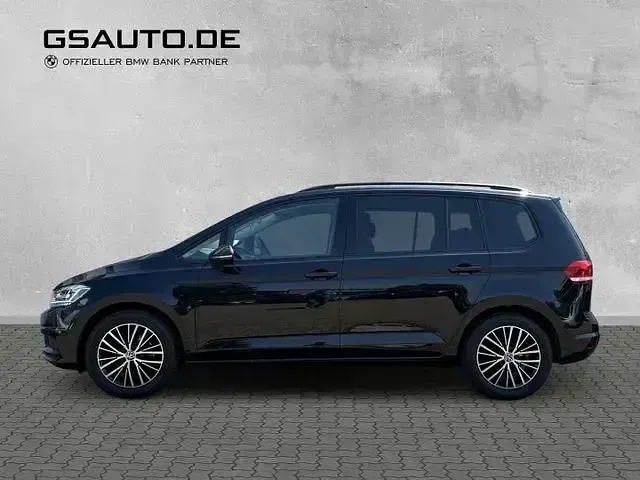Gebraucht VW Touran Comfortline 150 PS (110 kW) 2024 Schwarz Van / Kleinbus