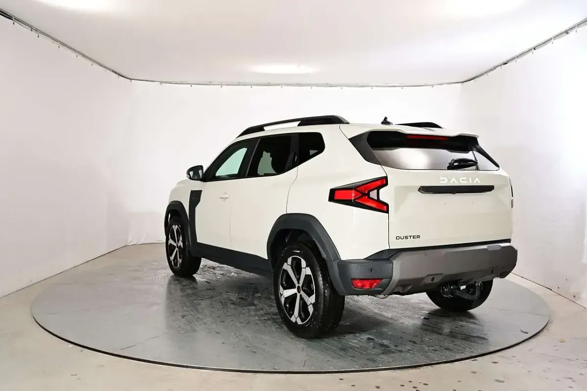 Neu Dacia Duster Journey 131 PS (96 kW) 2025 Perlmuttschwarz meta.../schwa SUV