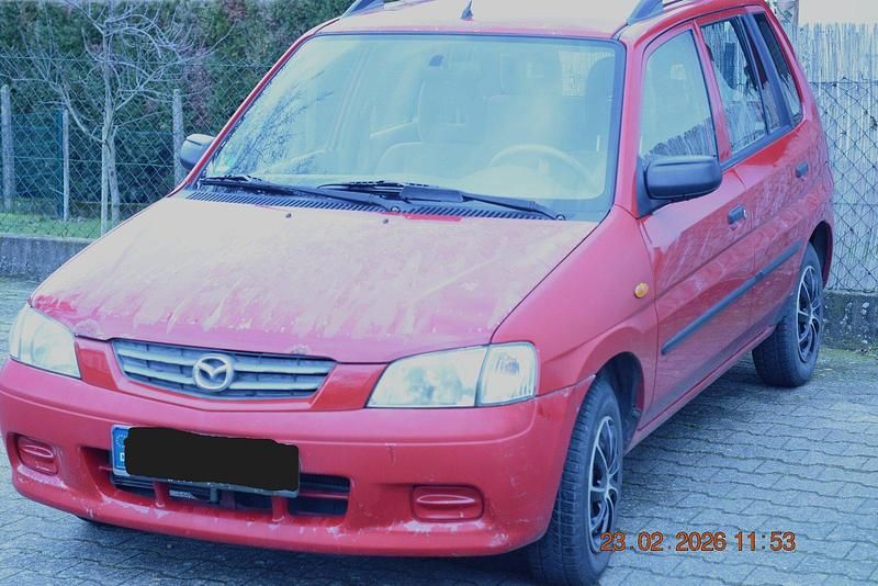 Usado Mazda Demio 63 HP (46 kW) 2000 Vermelho Citadino
