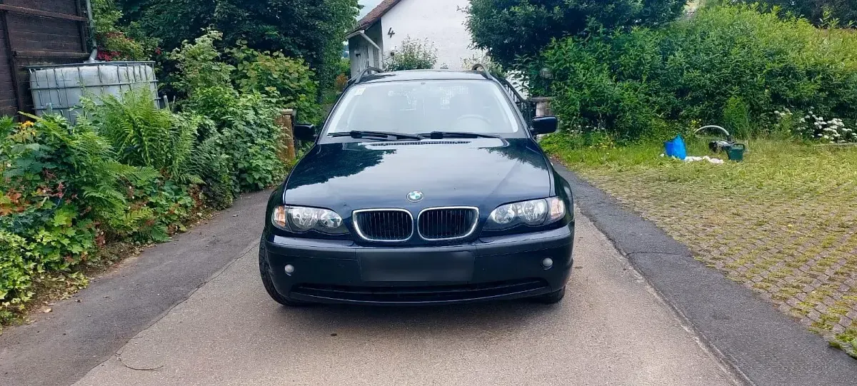 Gebraucht BMW 320 150 PS (110 kW) 2005 Blau Kombi