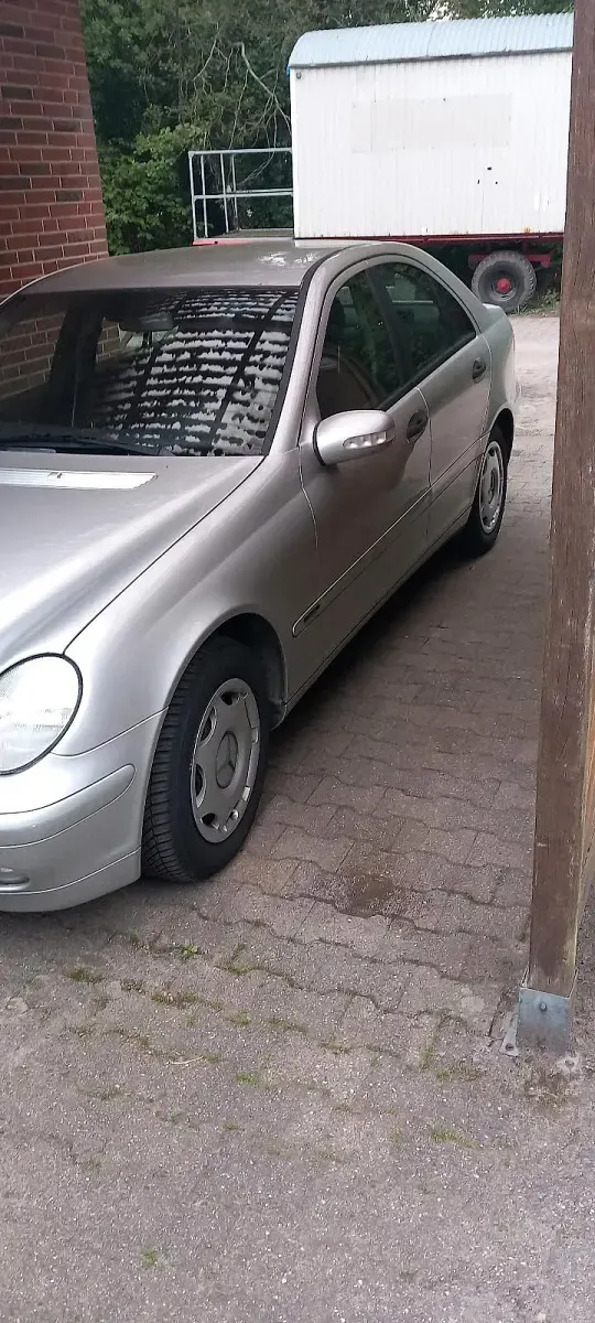 Gebraucht Mercedes 200 115 PS (84 kW) 2003 Silber Limousine