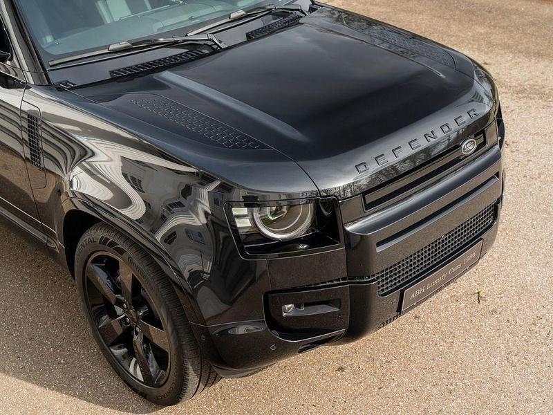 Neu Land Rover Defender HSE Dynamic 300 PS (220 kW) 2026 Schwarz SUV