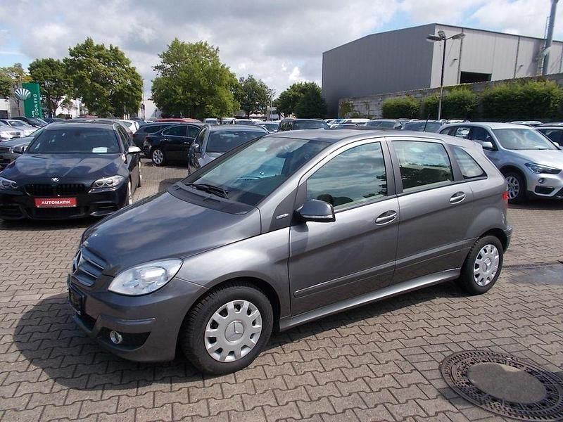 Grau Gebraucht 2010 Mercedes B180 Van / Kleinbus | 8.700 € (Etwas zu teuer) - Bild 1/4