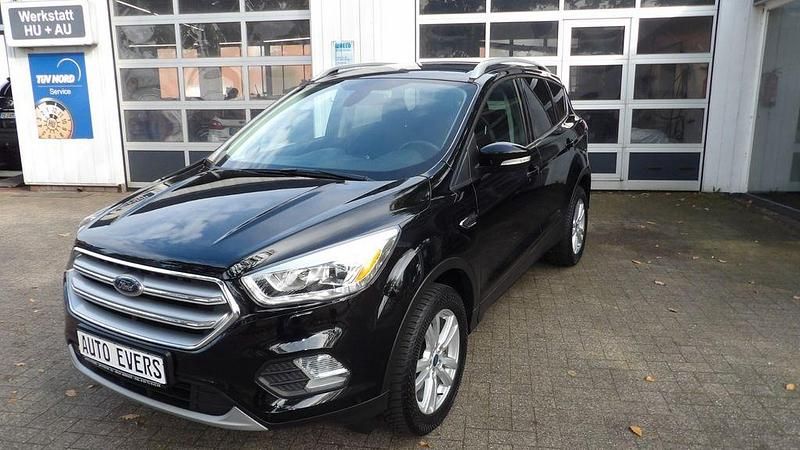 Schwarz Gebraucht 2017 Ford Kuga Trend SUV | 12.950 € (Fairer Preis) - Bild 1/4