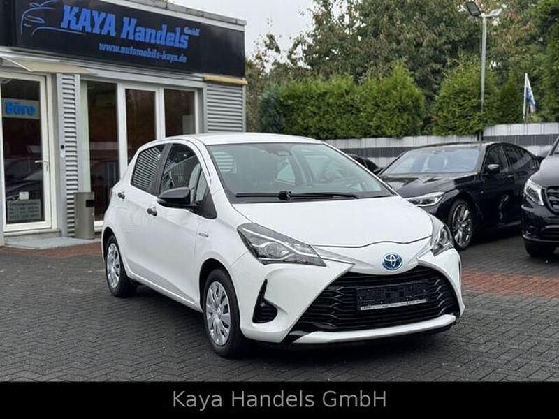 Weiß Gebraucht 2019 Toyota Yaris Hybrid Kleinwagen | 9.900 € (Guter Preis) - Bild 1/4