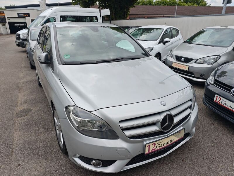 Silber Gebraucht 2014 Mercedes B180 Van / Kleinbus | 15.450 € (Fairer Preis) - Bild 1/4