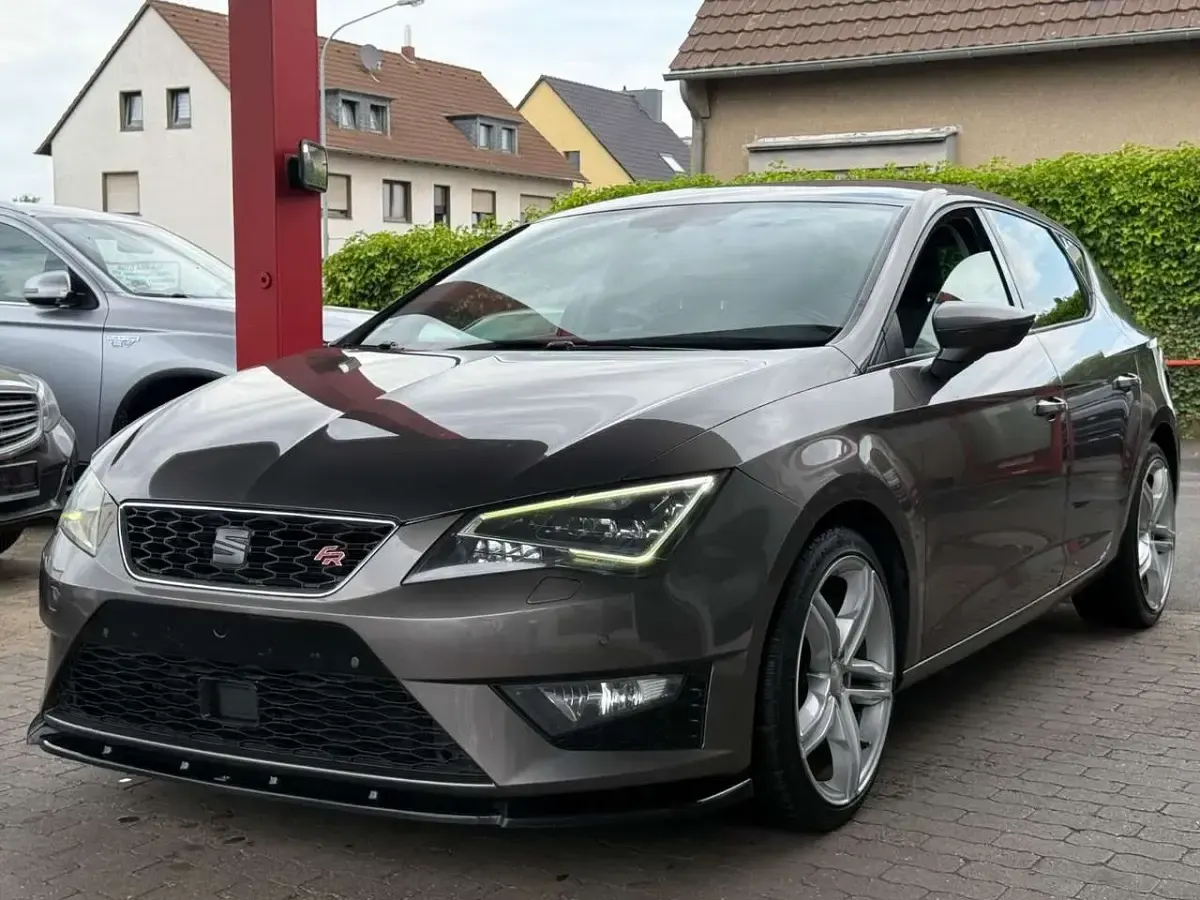 Gebraucht Seat Leon FR 179 PS (131 kW) 2016 Technic grey Limousine