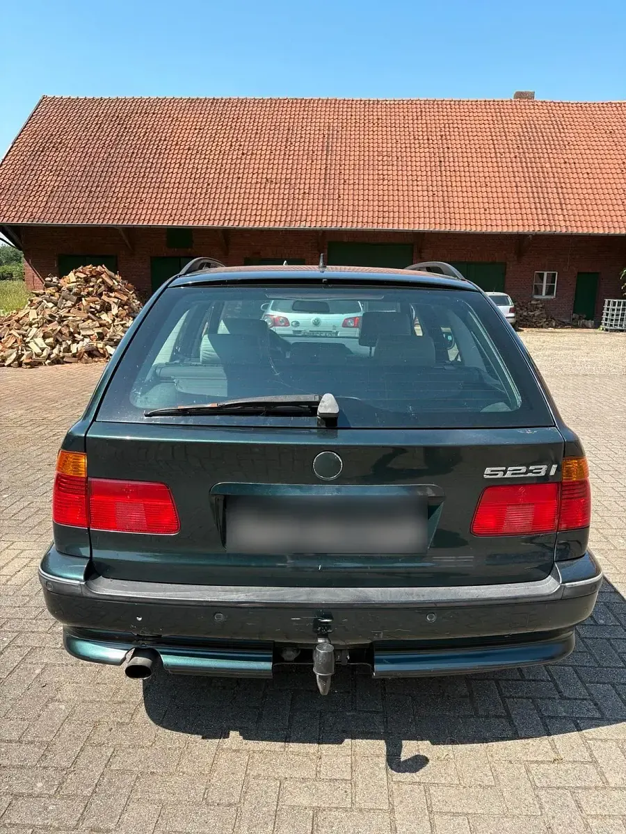 Gebraucht BMW 523 170 PS (125 kW) 1999 Grün Kombi