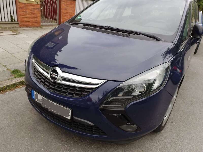 Blau Gebraucht 2014 Opel Zafira Tourer Edition Van / Kleinbus | 7.900 € (Teuer) - Bild 1/4