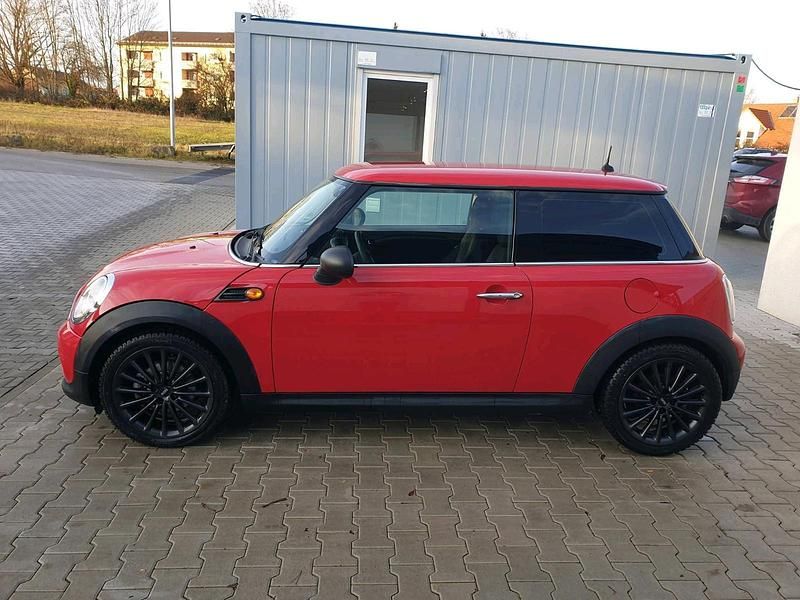 Gebraucht Mini ONE 75 PS (55 kW) 2011 Rot Kleinwagen