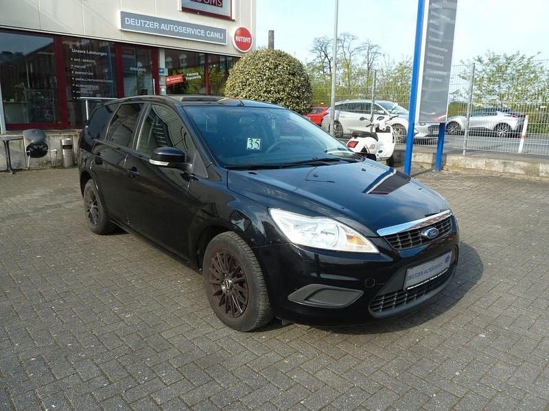 Second-hand Ford Focus 101 CP (74 kW) 2010 Negru Berlinǎ