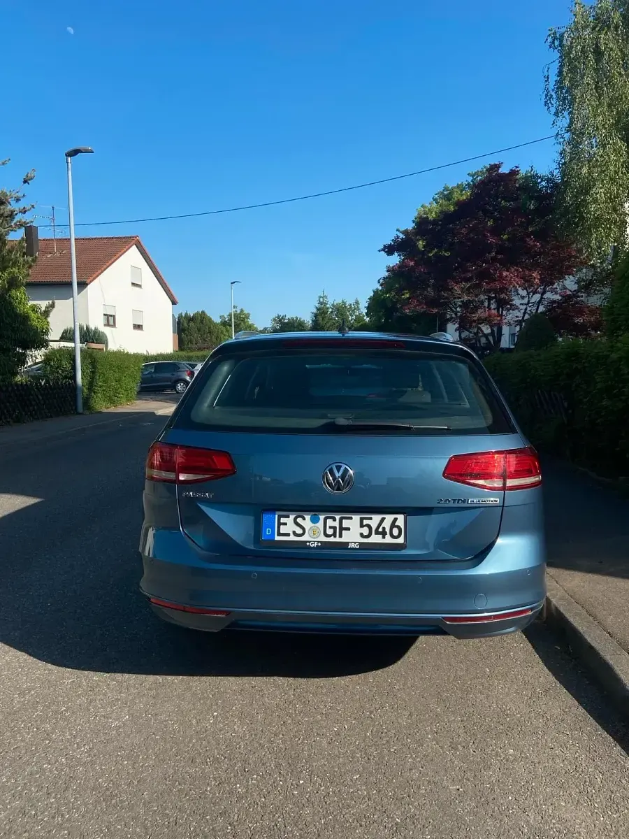Gebraucht VW Passat 150 PS (110 kW) 2017 Blau Kombi
