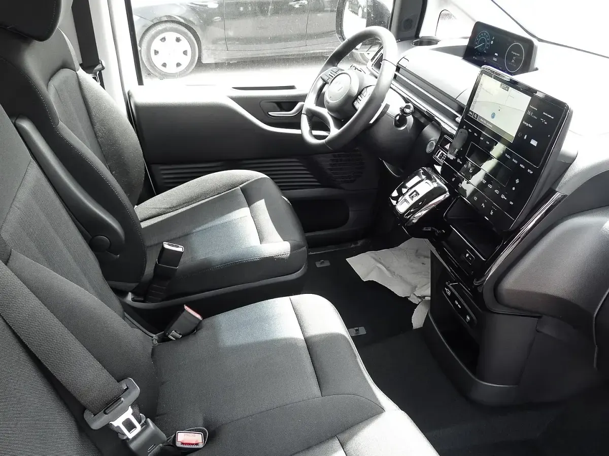 Neu Hyundai Staria Trend 224 PS (164 kW) 2026 Weiß Van / Kleinbus