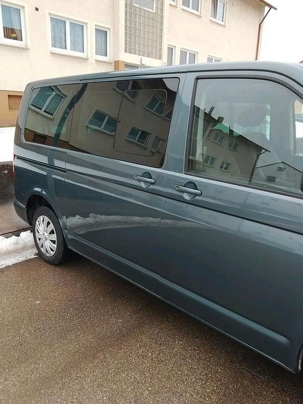 Gebraucht VW T5 128 PS (94 kW) 2008 Grau Van