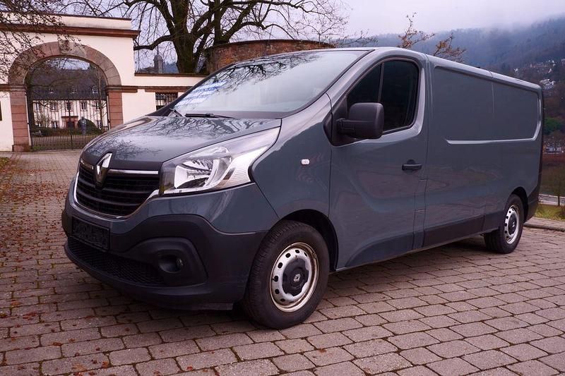 Gebraucht Renault Trafic Komfort 145 PS (106 kW) 2021 Grau Van / Kleinbus
