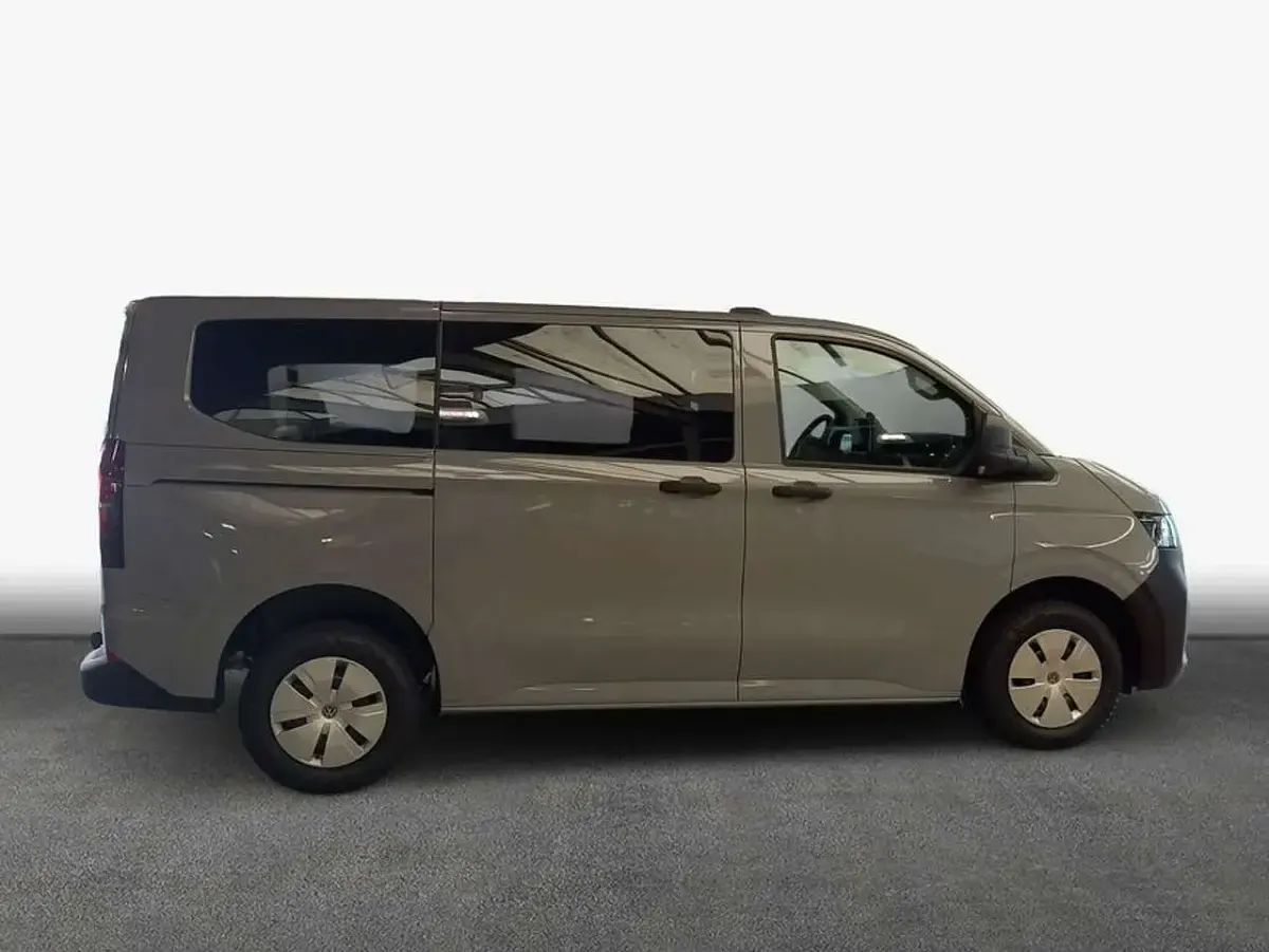 Neu VW T7 150 PS (110 kW) 2026 Grau Van