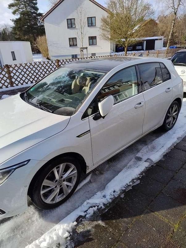 Gebraucht VW Golf VII Style 150 PS (110 kW) 2021 Weiß Kleinwagen