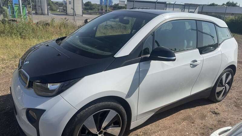 Weiß Gebraucht 2016 BMW i3 Kleinwagen | 12.490 € (Fairer Preis) - Bild 1/4