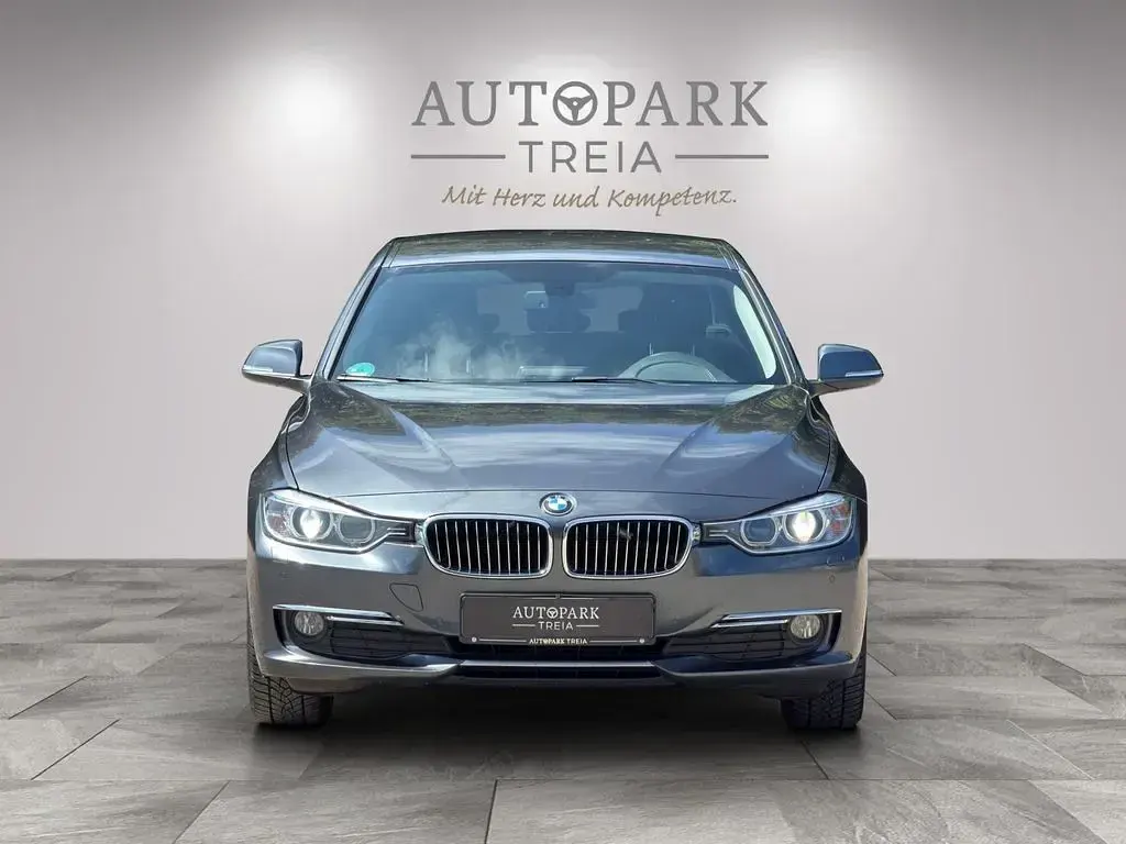 Gebraucht BMW 318 Luxury Line 143 PS (105 kW) 2015 Grau Limousine