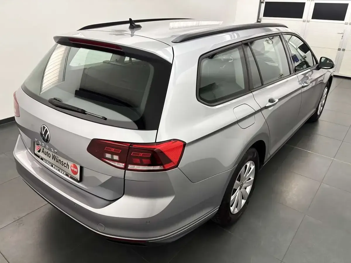 Gebraucht VW Passat Business 150 PS (110 kW) 2023 Grau Kombi