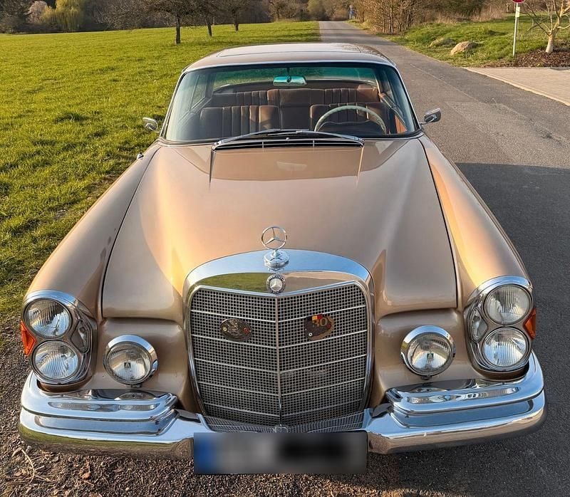 Gebraucht Mercedes 250 150 PS (110 kW) 1966 Gold Coupé