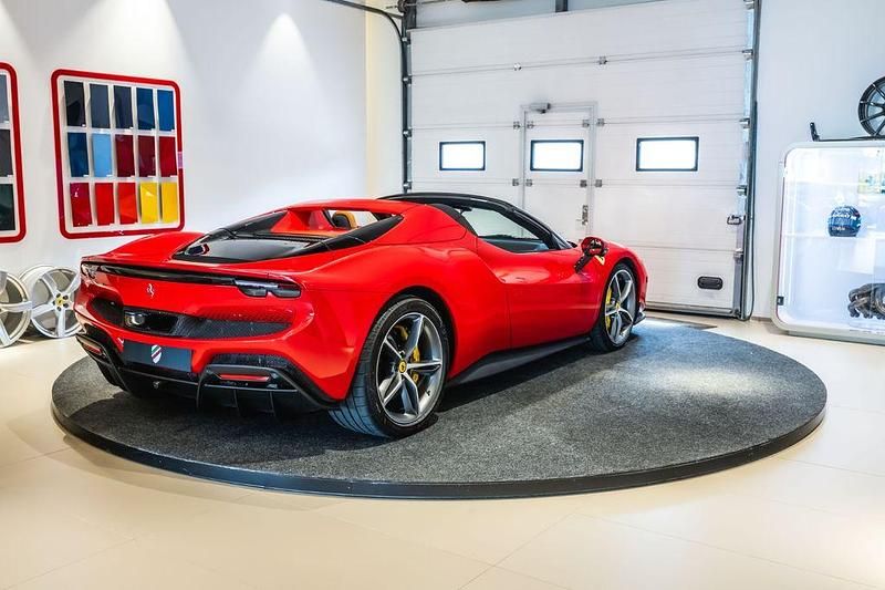 Neu Ferrari 296 829 PS (609 kW) 2025 Rot Cabrio