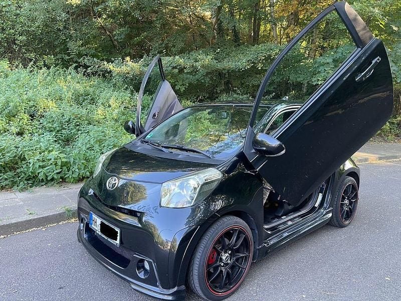 Schwarz Gebraucht 2009 Toyota iQ Kleinwagen | 6.900 € (Teuer) - Bild 1/4