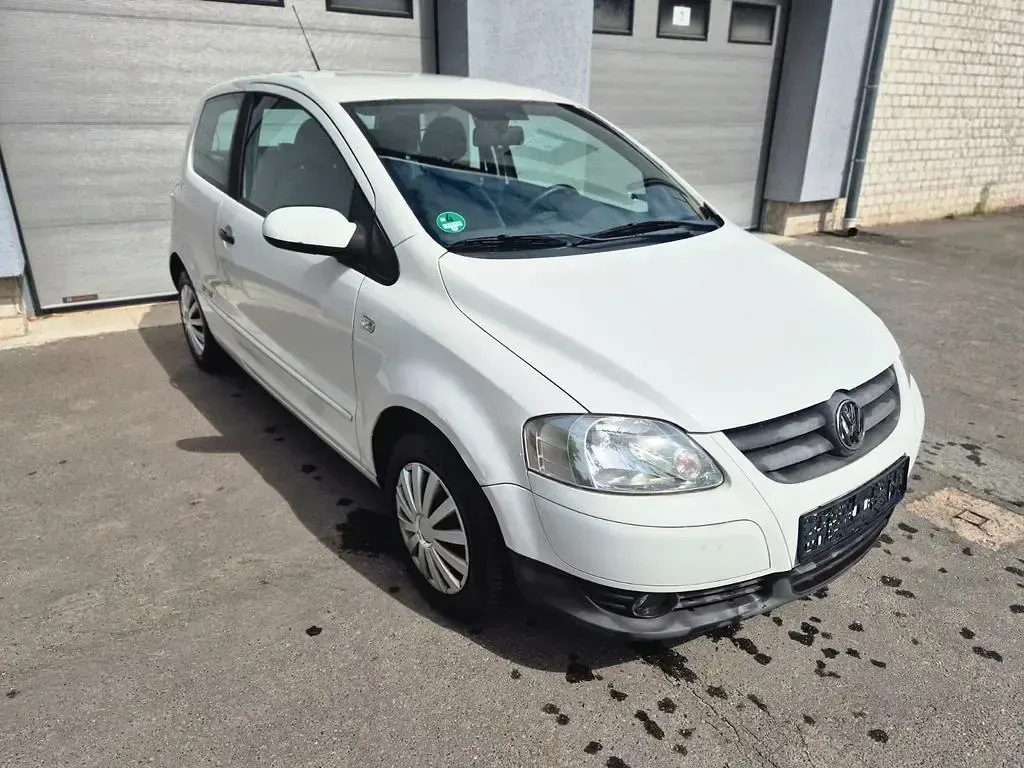Używany VW Fox Style 54 KM (39 kW) 2010 Biały Hatchback