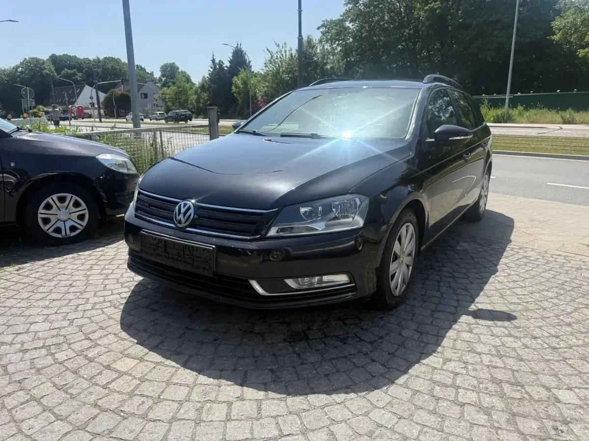 Gebraucht VW Passat Trendline 105 PS (77 kW) 2013 Schwarz Kombi
