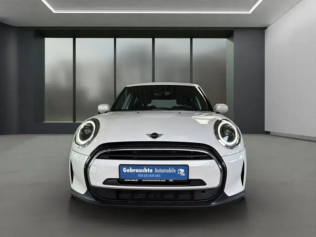 Gebraucht Mini Cooper Classic 136 PS (100 kW) 2023 Weiß Kleinwagen