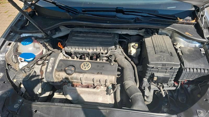 Silber Gebraucht 2009 VW Golf VI Kleinwagen | 2.400 € (Superpreis) - Bild 1/4