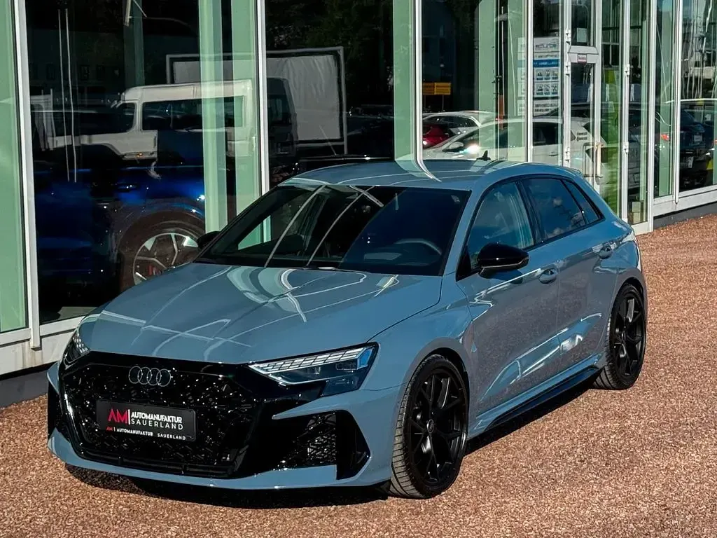 Gebraucht Audi RS3 Sport 400 PS (294 kW) 2025 Grau Limousine