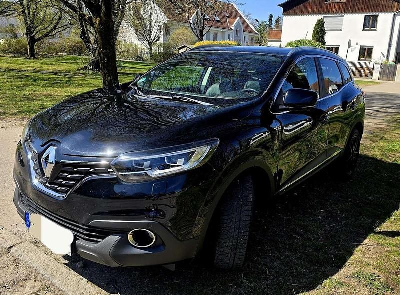 Schwarz Gebraucht 2017 Renault Kadjar Bose Edition SUV | 14.299 € (Fairer Preis) - Bild 1/4