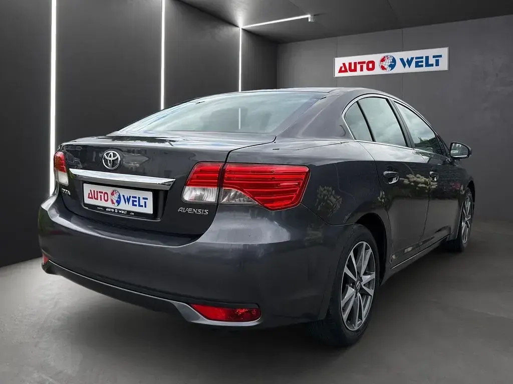 Gebraucht Toyota Avensis Edition 132 PS (97 kW) 2013 Grau Limousine