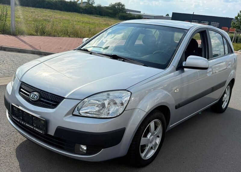 Silber Gebraucht 2006 Kia Rio EX Limousine | 2.500 € (Fairer Preis) - Bild 1/4