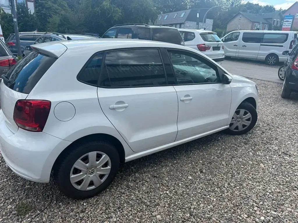 Gebraucht VW Polo Trendline 60 PS (44 kW) 2014 Weiß Limousine
