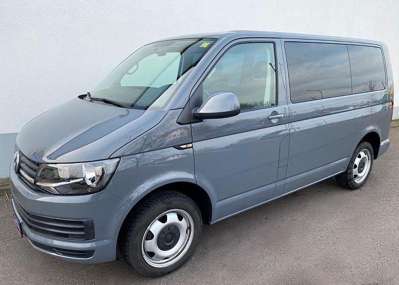 Gebraucht VW Multivan 150 PS (110 kW) 2019 Grau Van