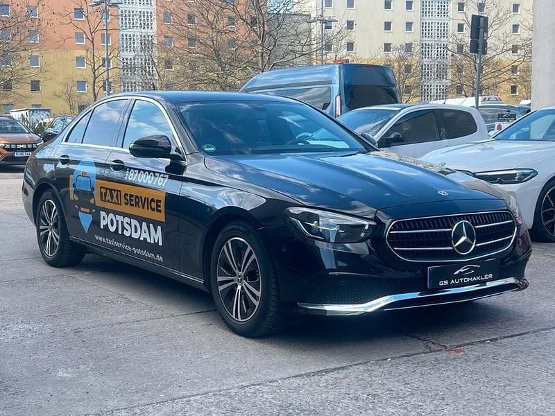 Gebraucht Mercedes E220 200 PS (147 kW) 2022 Schwarz Limousine