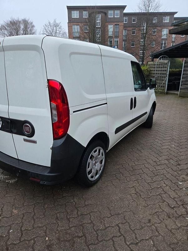 Gebraucht Fiat Doblò Easy 120 PS (88 kW) 2018 Weiß Van / Kleinbus
