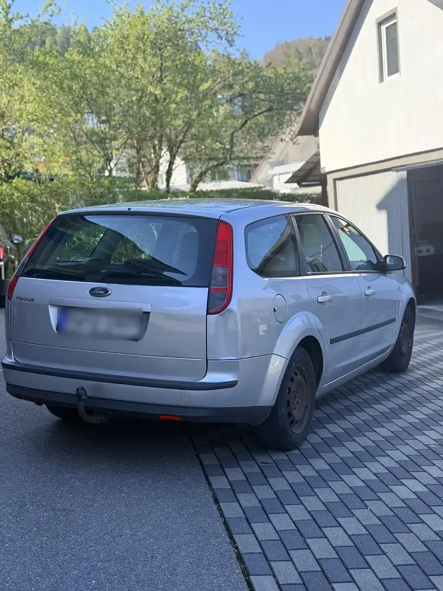 Brugt Ford Focus 101 HK (74 kW) 2006 Sølv Stationcar