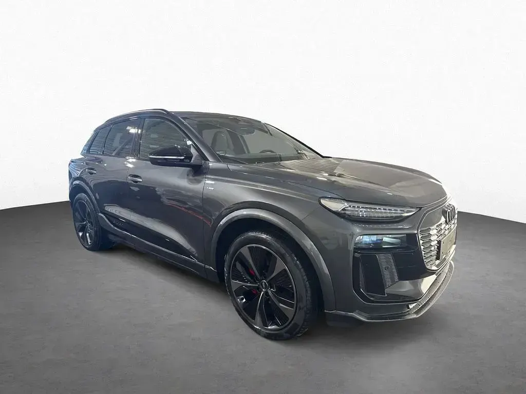 Nowe Audi Q6 e-tron S-Line 225 kW (306 KM) 2025 Szary SUV