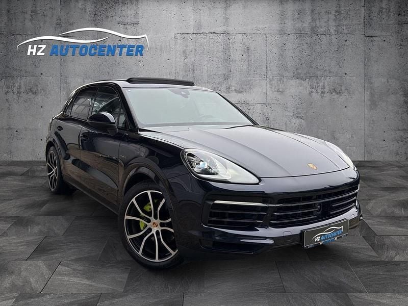 Second-hand Porsche Cayenne Chrono 340 CP (250 kW) 2020 Albastru SUV