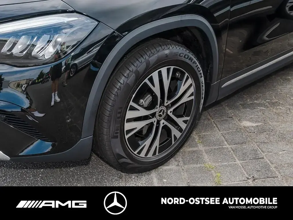 Gebraucht Mercedes GLA200 Progressive 150 PS (110 kW) 2025 Schwarz SUV